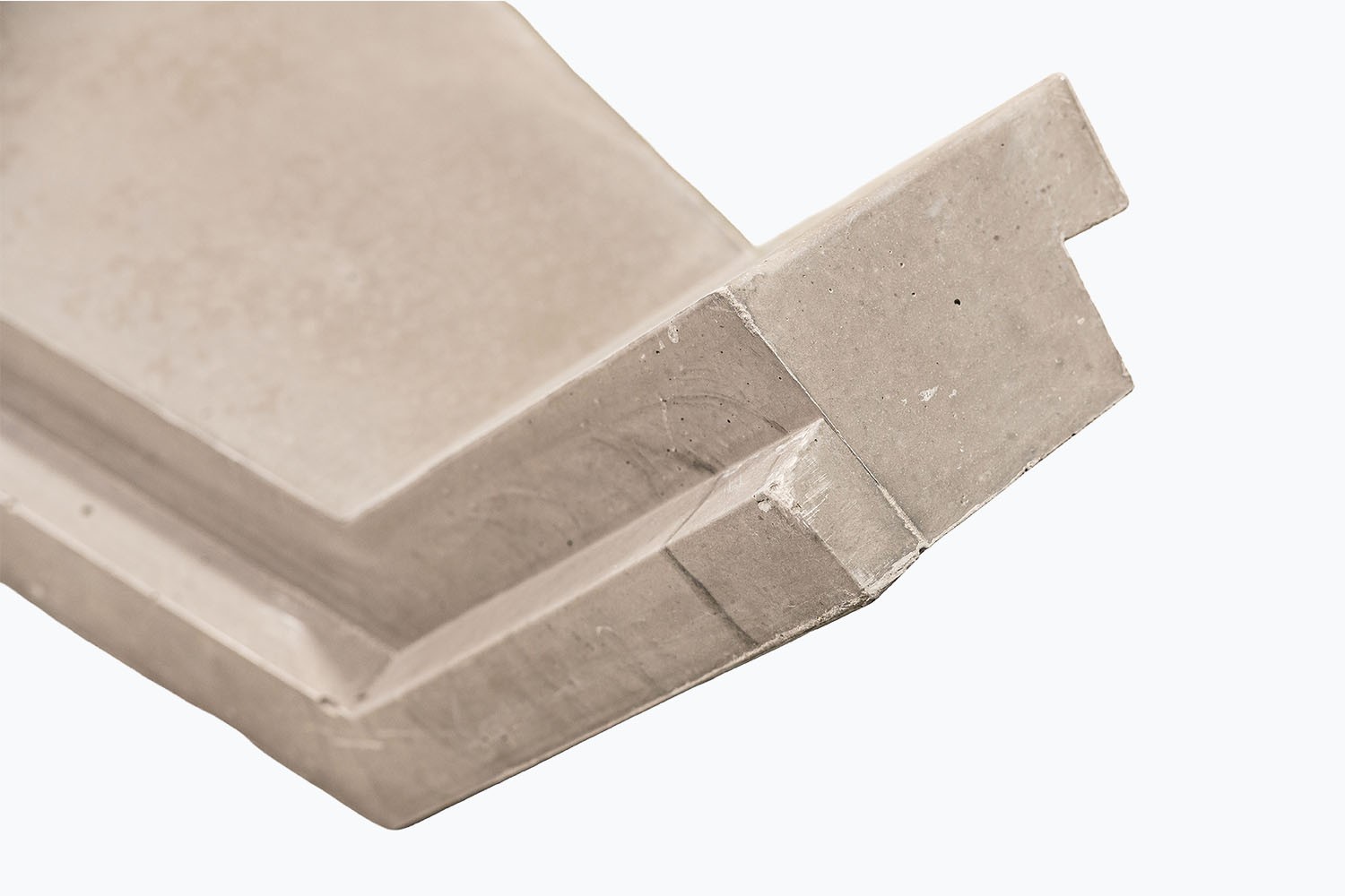 COMDES - Betonová příkopová tvárnice / Zkosená